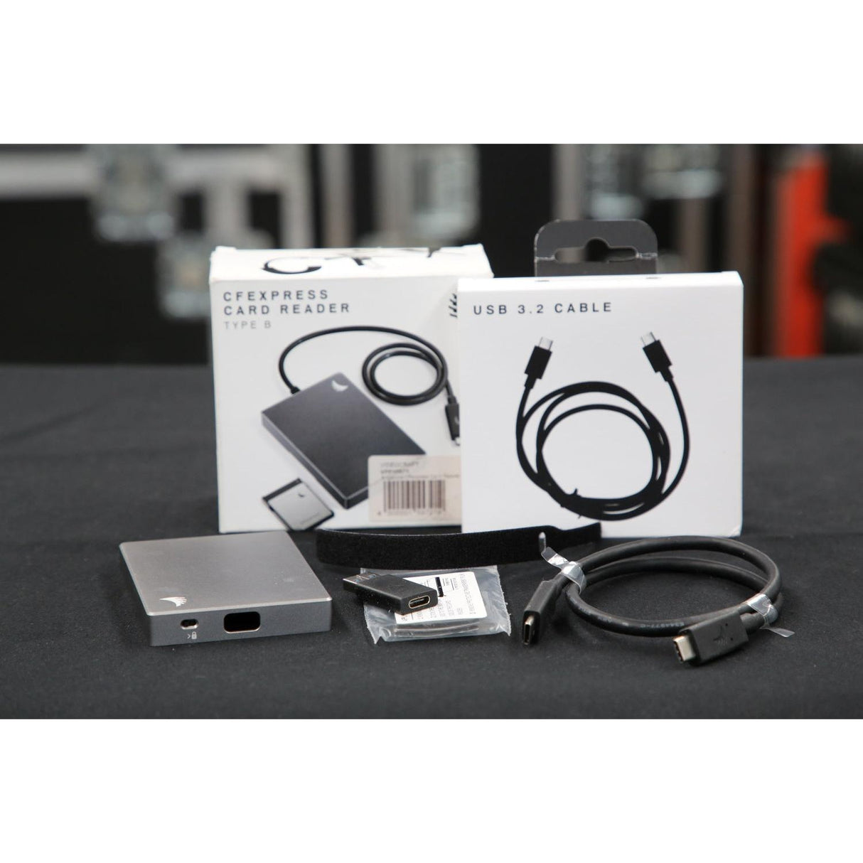 Angelbird CFX31PK CFexpress Card Reader - Damaged Box