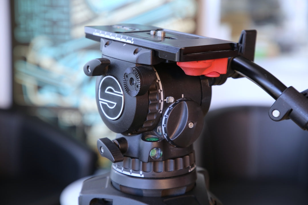 Sachtler aktiv12T Pre-Owned Head with Flowtech 100 MS Carbon Fibre Tripod