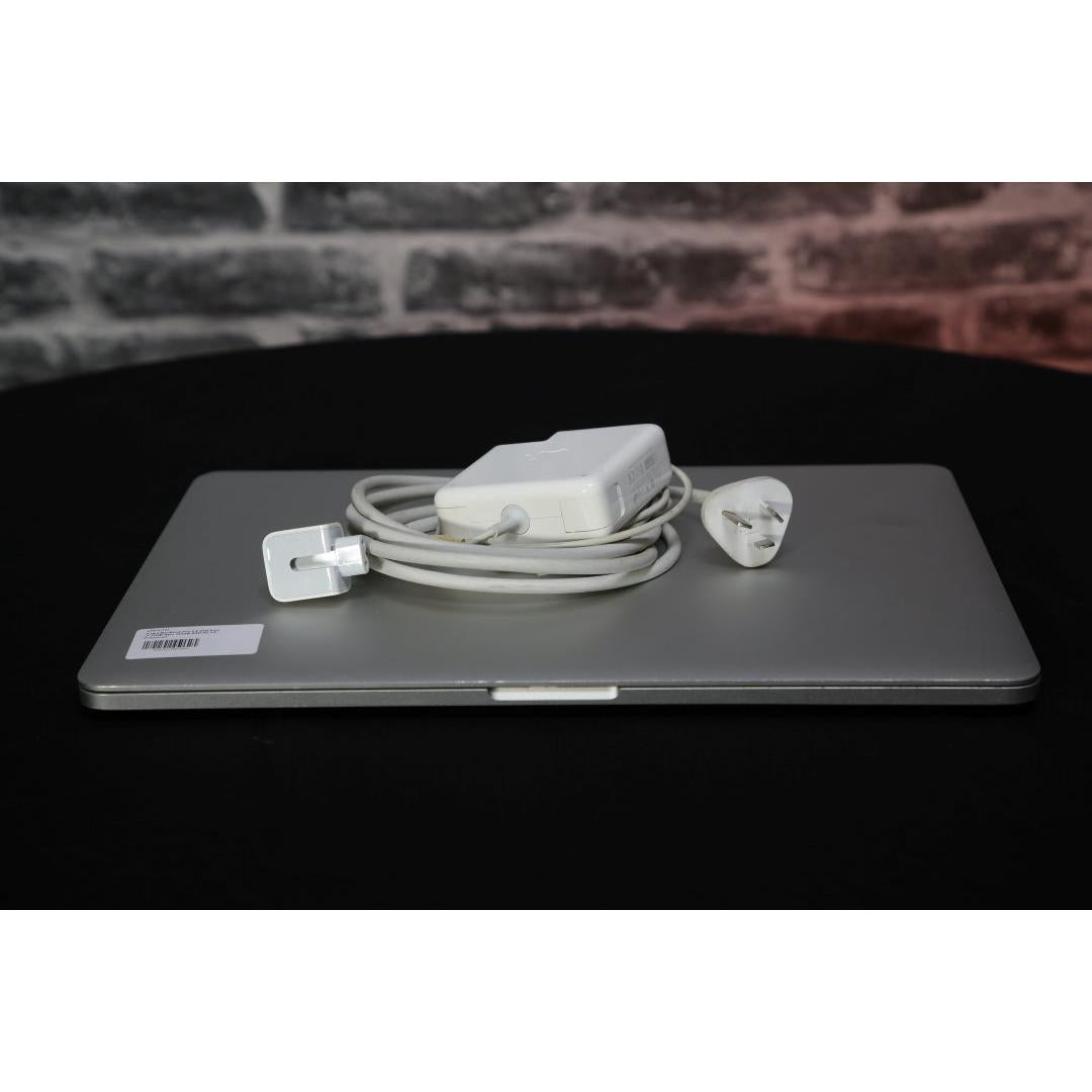 Apple MacBook Pro 2.2 GHz Intel i7 16GB Ram 500GB SSD - Preowned