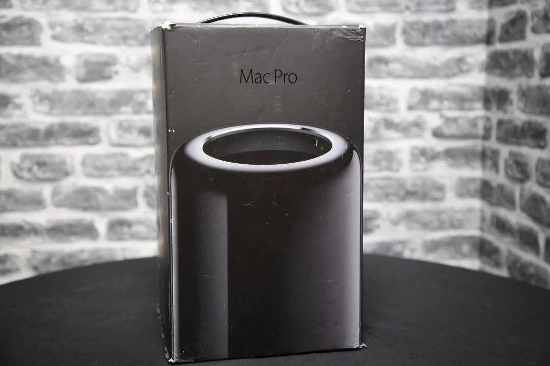 Apple MAC Pro Late 2013 Xeon 6-Core 3.5GHz 64GB 250G SSD Dual FirePro D500 - Ex Rental