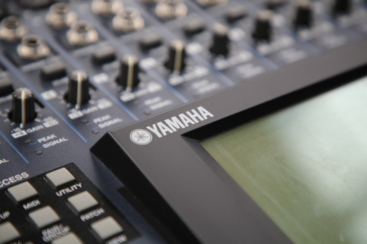 Yamaha 01V96 Digital Audio Mixer with Case - Preowned