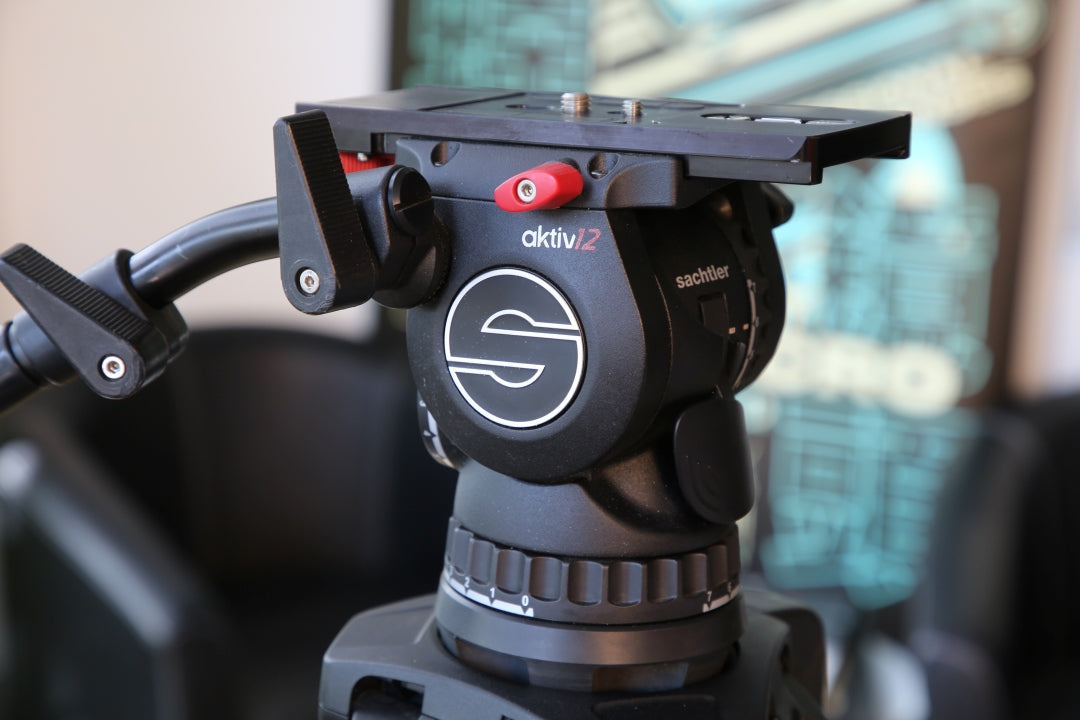 Sachtler aktiv12T Pre-Owned Head with Flowtech 100 MS Carbon Fibre Tripod