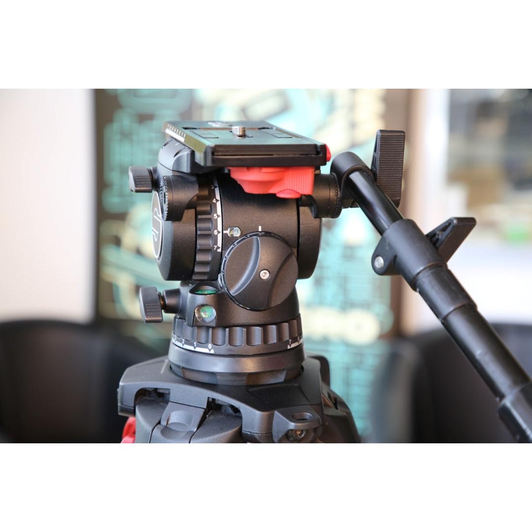 Sachtler System aktiv12T and flowtech 100 with Mid-Level Spreader - Preowned