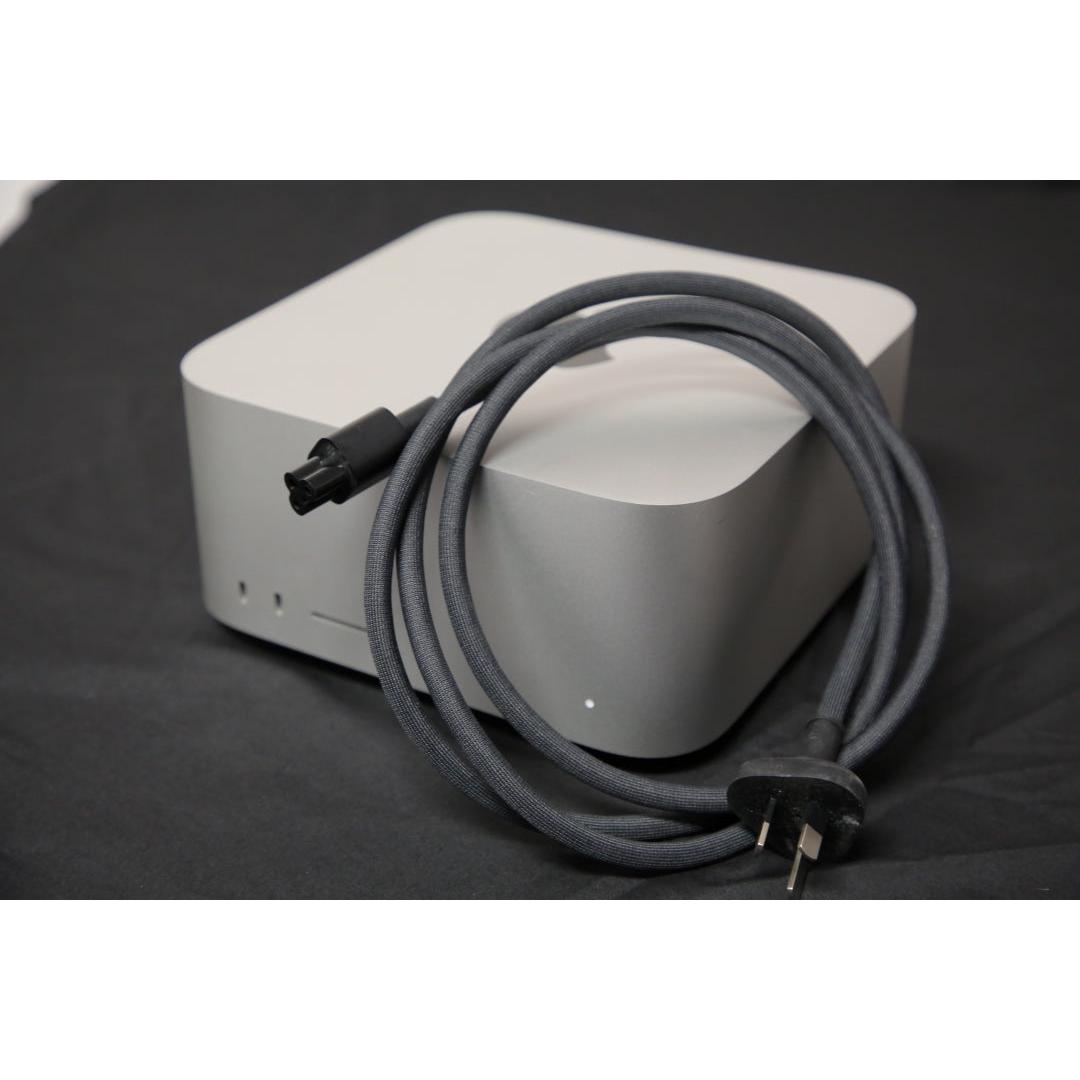 Apple Mac Studio M1 Ultra - 64GB - 1TB - Preowned