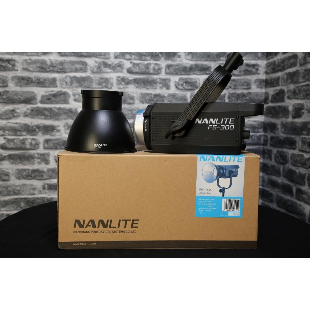 Nanlite FS-300 5600K Daylight LED Monolight - Ex Demo