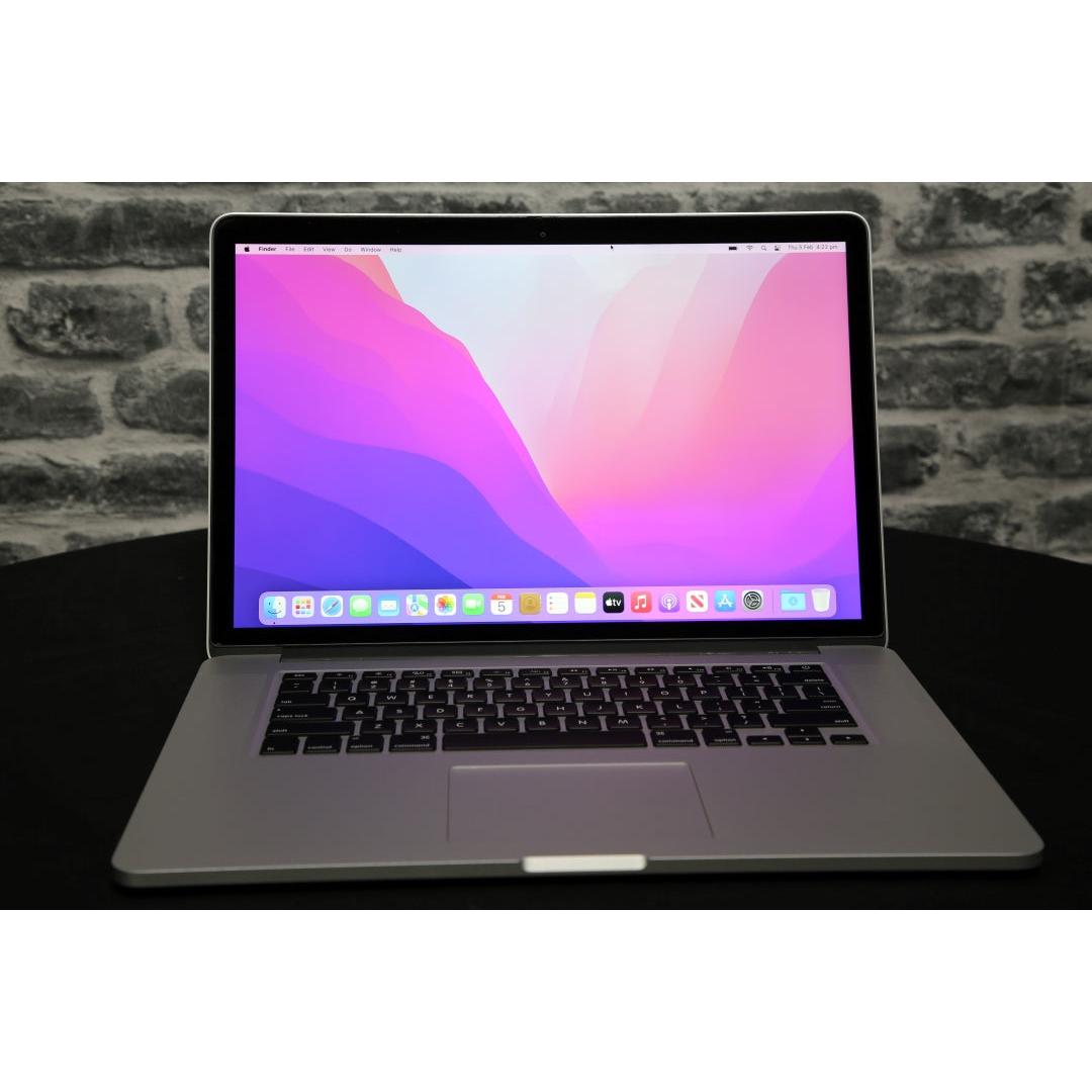 Apple 15" Mac Book Pro (2015) - Preowned