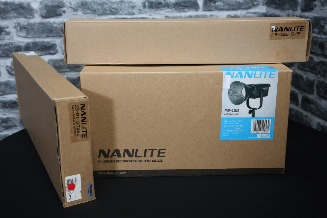 Nanlite FS-150 Daylight LED Light + Softbox + Light Stand kit - Ex Demo