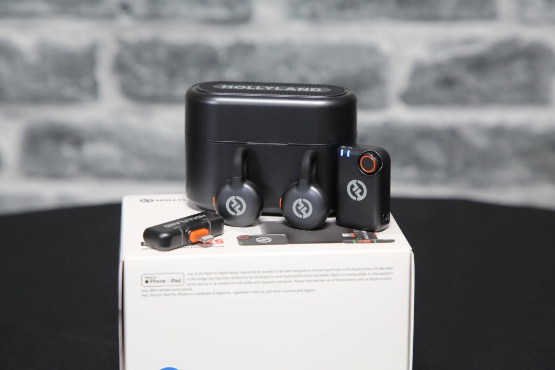 Hollyland LARK M2S Ultimate Combo Microphone System USB C and Lightning - Ex Demo