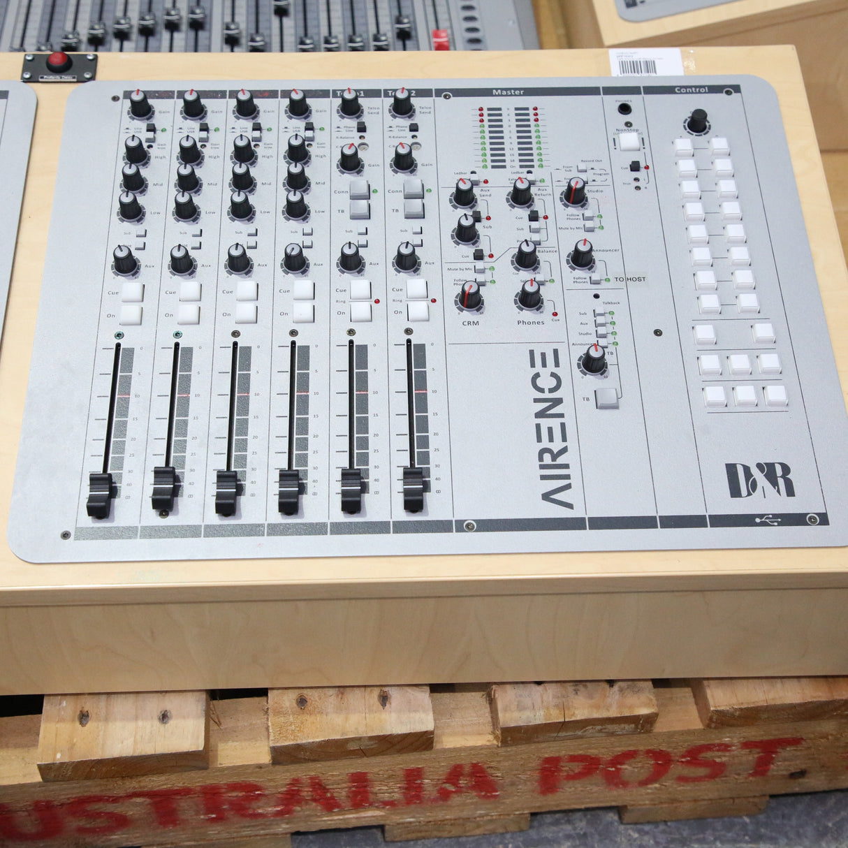 D&R Airence USB Mixing Console